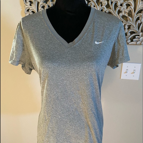 Nike DriFit tee - Picture 1 of 2